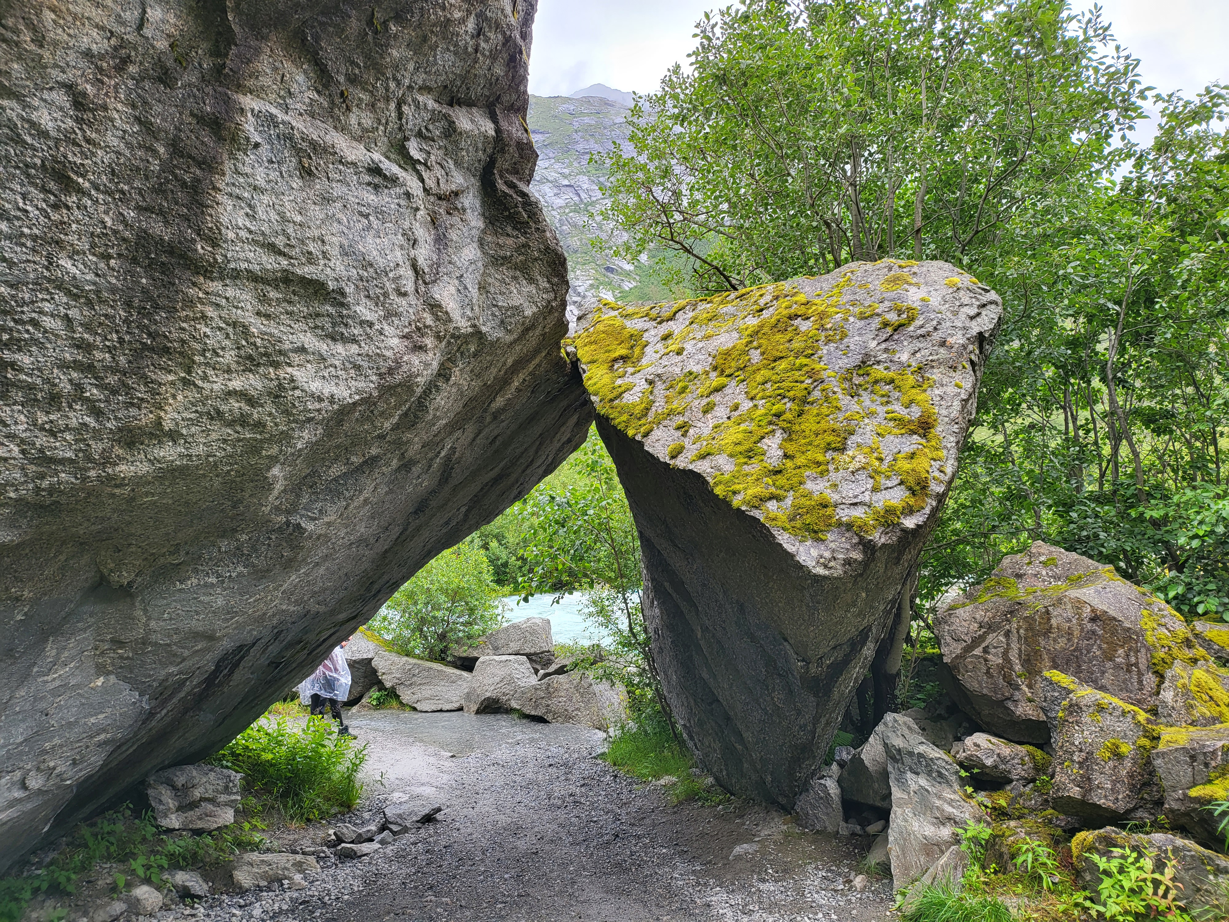 Durchgang aus Felsen